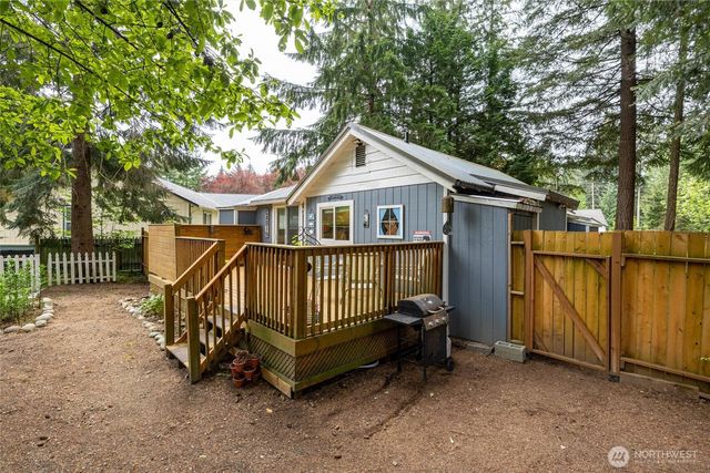6124 Willow Pl, Maple Falls, WA 98266