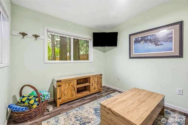 6124 Willow Pl, Maple Falls, WA 98266