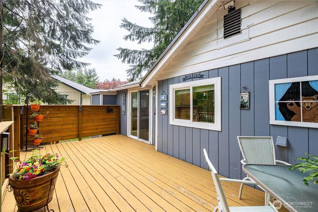 6124 Willow Pl, Maple Falls, WA 98266