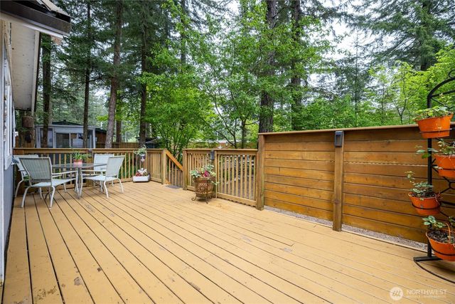 6124 Willow Pl, Maple Falls, WA 98266