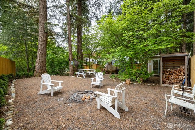 6124 Willow Pl, Maple Falls, WA 98266