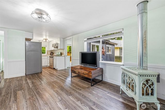 6124 Willow Pl, Maple Falls, WA 98266