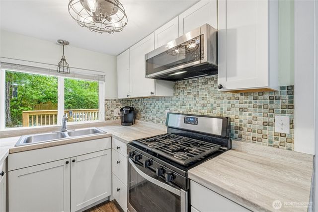 6124 Willow Pl, Maple Falls, WA 98266