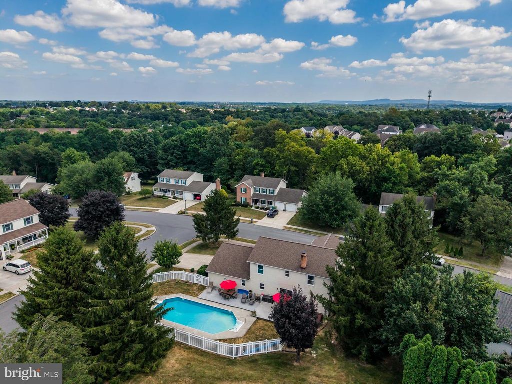 6344 BENNINGTON RD, Mechanicsburg, PA 17050