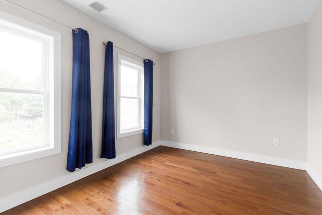71 Savin St 2, Boston, MA 02119