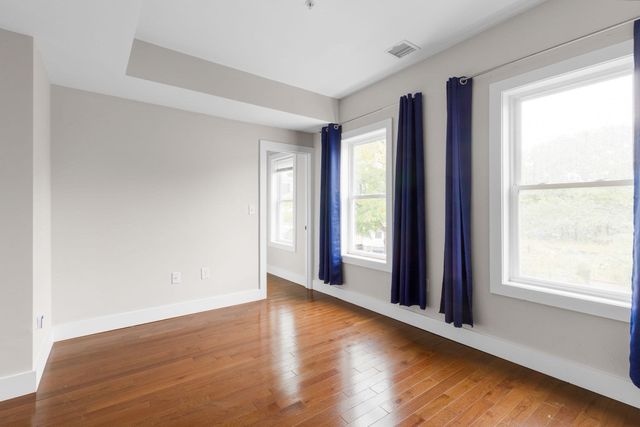 71 Savin St 2, Boston, MA 02119