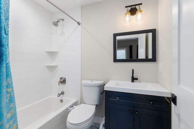 71 Savin St 2, Boston, MA 02119