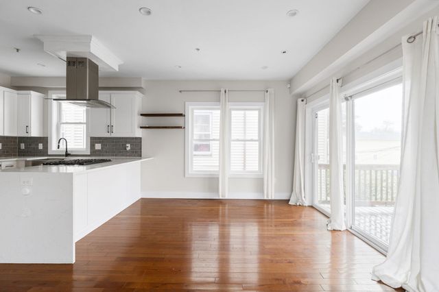 71 Savin St 2, Boston, MA 02119
