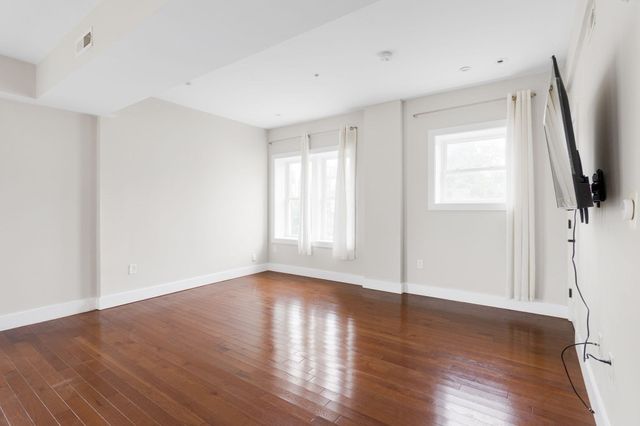 71 Savin St 2, Boston, MA 02119