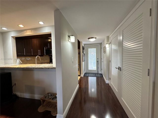 6901 Edgewater Dr 317, Coral Gables, FL 33133