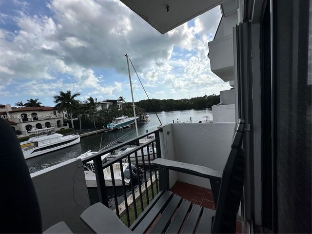 6901 Edgewater Dr 317, Coral Gables, FL 33133
