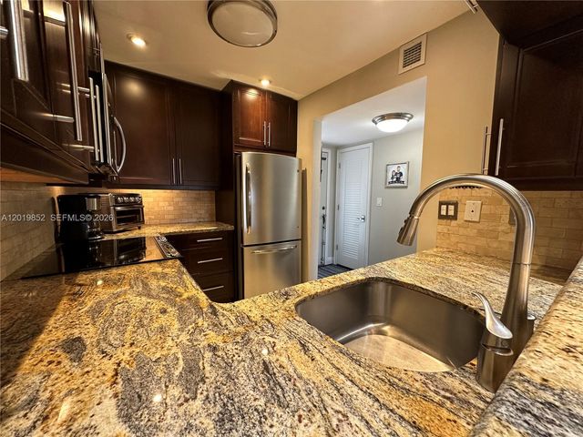 6901 Edgewater Dr 317, Coral Gables, FL 33133