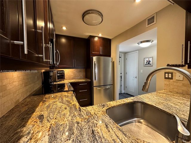 6901 Edgewater Dr 317, Coral Gables, FL 33133