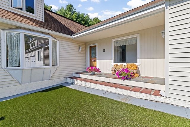 18 James Rd, Duxbury, MA 02332