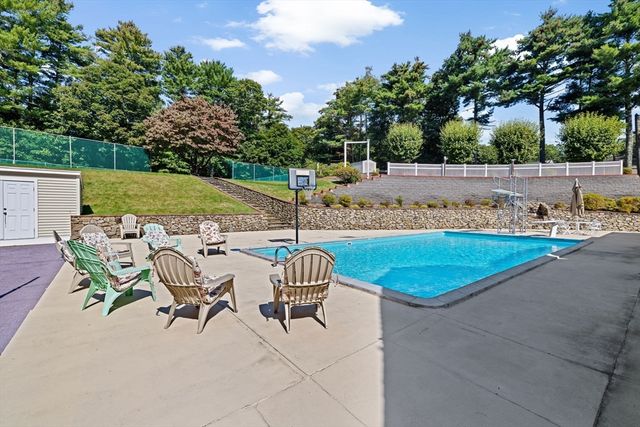 18 James Rd, Duxbury, MA 02332