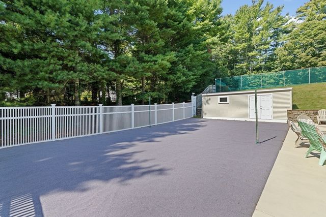 18 James Rd, Duxbury, MA 02332