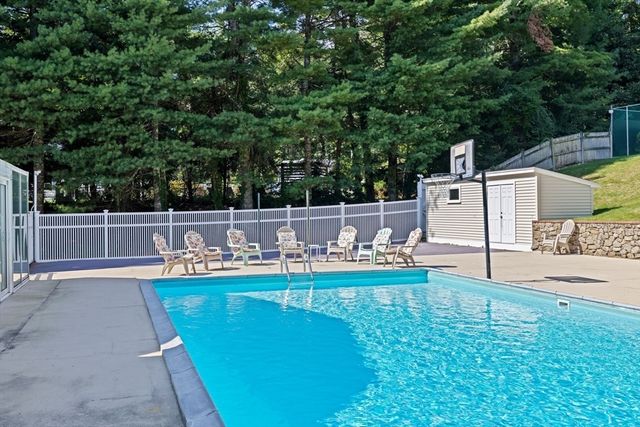 18 James Rd, Duxbury, MA 02332