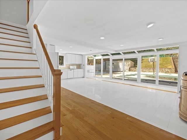 18 James Rd, Duxbury, MA 02332