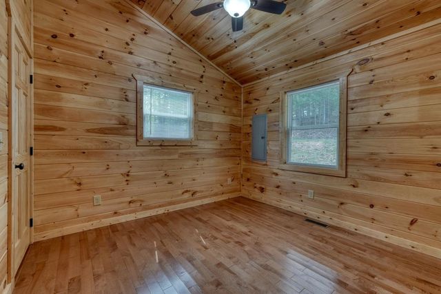 100 Fern Cove Lane, Murphy, NC 28906