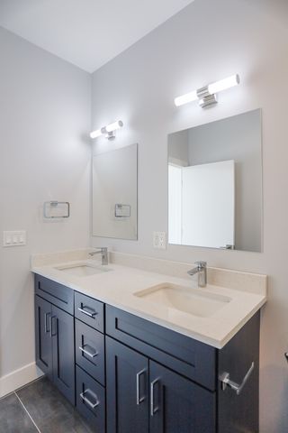 2402 W Carmen Avenue 406, Chicago, IL 60625