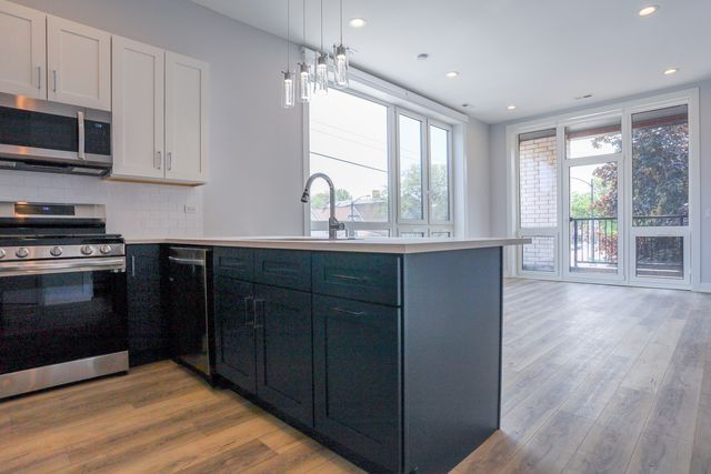 2402 W Carmen Avenue 406, Chicago, IL 60625
