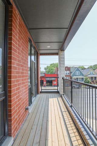 2402 W Carmen Avenue 406, Chicago, IL 60625