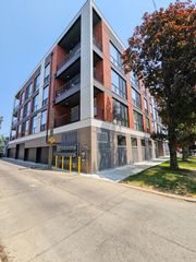 2402 W Carmen Avenue 406, Chicago, IL 60625