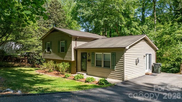 216 Davis Drive, Morganton, NC 28655