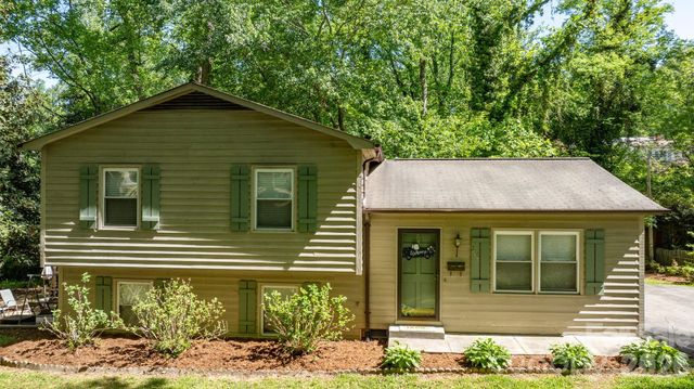 216 Davis Drive, Morganton, NC 28655