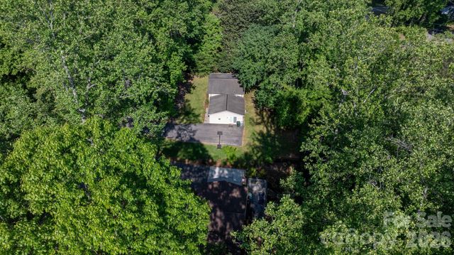 216 Davis Drive, Morganton, NC 28655