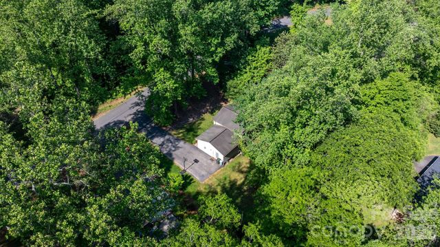 216 Davis Drive, Morganton, NC 28655