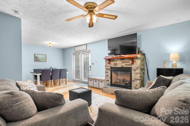 216 Davis Drive, Morganton, NC 28655