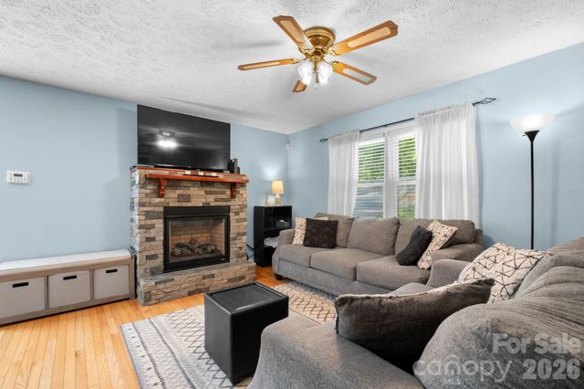 216 Davis Drive, Morganton, NC 28655