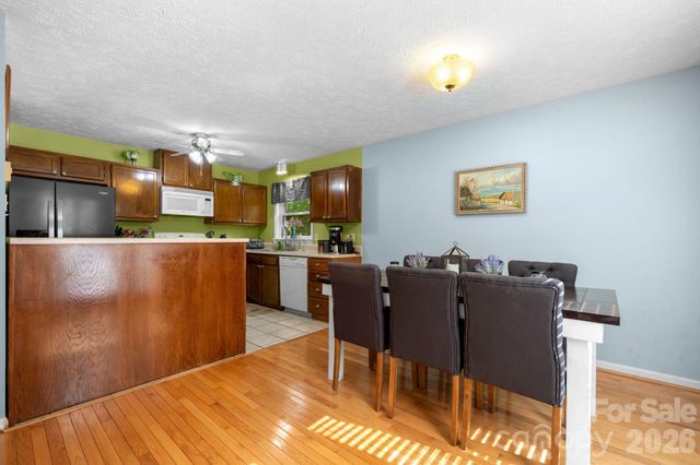 216 Davis Drive, Morganton, NC 28655
