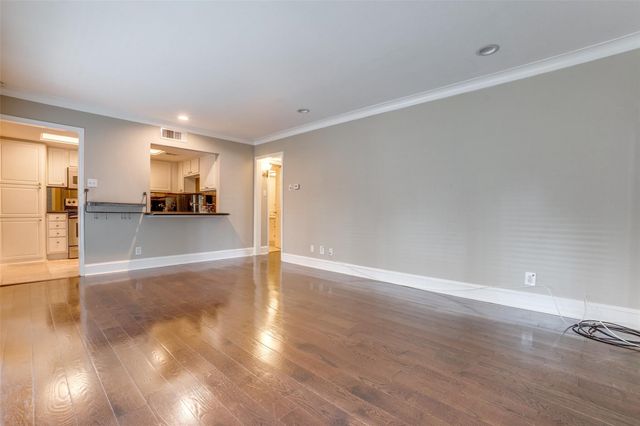 10209 Regal Oaks Drive 112, Dallas, TX 75230