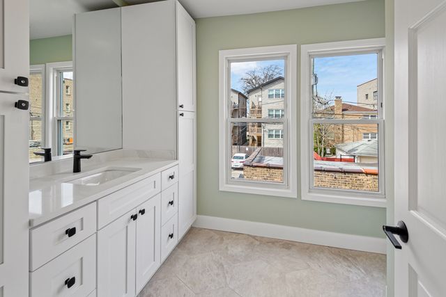 4834 N Springfield Avenue 2, Chicago, IL 60625