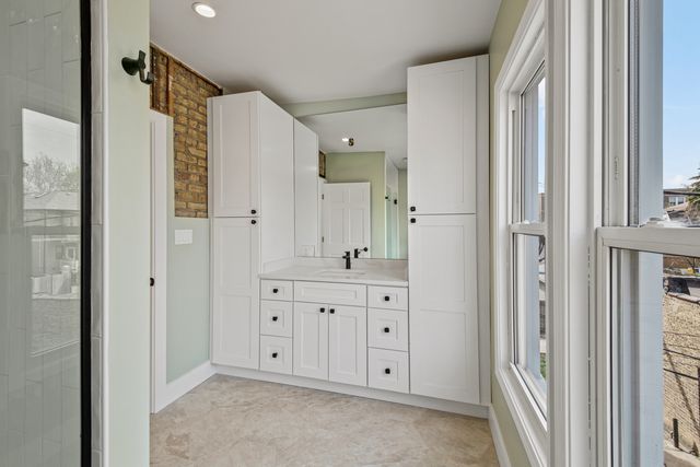 4834 N Springfield Avenue 2, Chicago, IL 60625