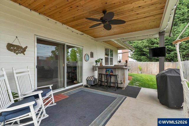 431 Grant St, Silverton, OR 97381