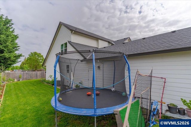 431 Grant St, Silverton, OR 97381