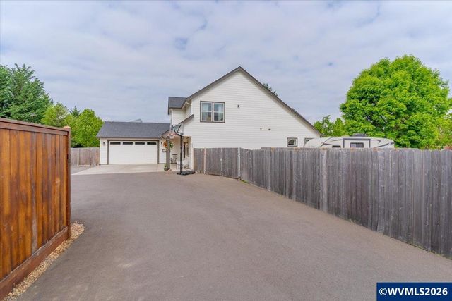 431 Grant St, Silverton, OR 97381