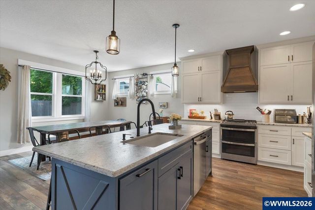 431 Grant St, Silverton, OR 97381