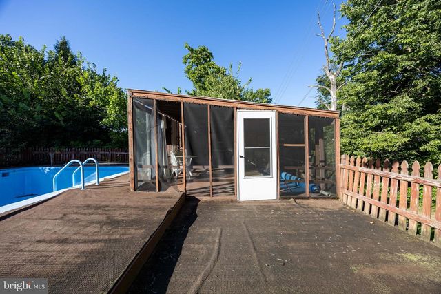 91 STEHLEY LN, Falling Waters, WV 25419