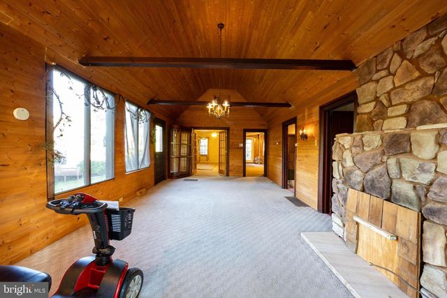 91 STEHLEY LN, Falling Waters, WV 25419