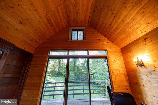 91 STEHLEY LN, Falling Waters, WV 25419