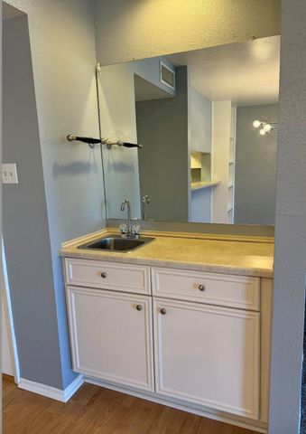 18800 Egret Bay Boulevard 711, Webster, TX 77058