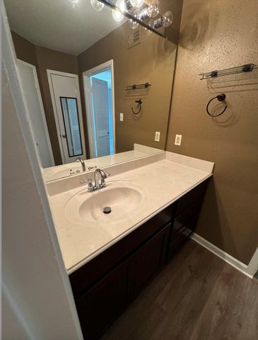 18800 Egret Bay Boulevard 711, Webster, TX 77058