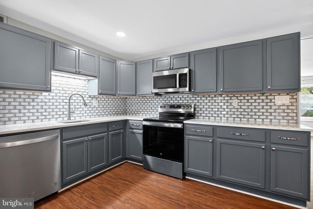 5004 NICHOLAS RD, Waldorf, MD 20601