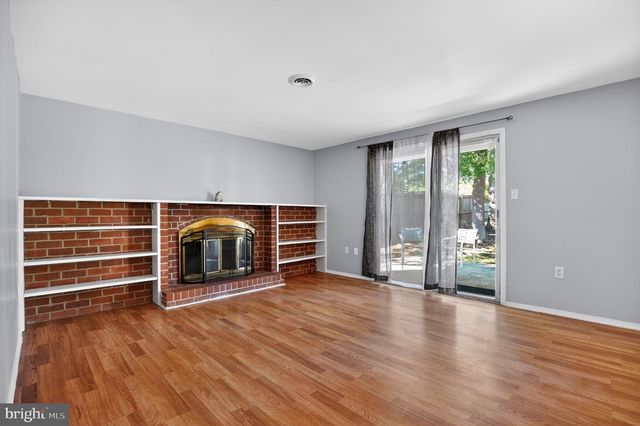 5004 NICHOLAS RD, Waldorf, MD 20601