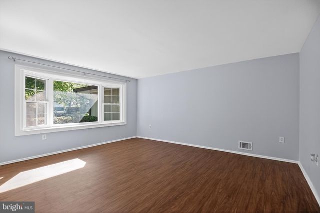 5004 NICHOLAS RD, Waldorf, MD 20601