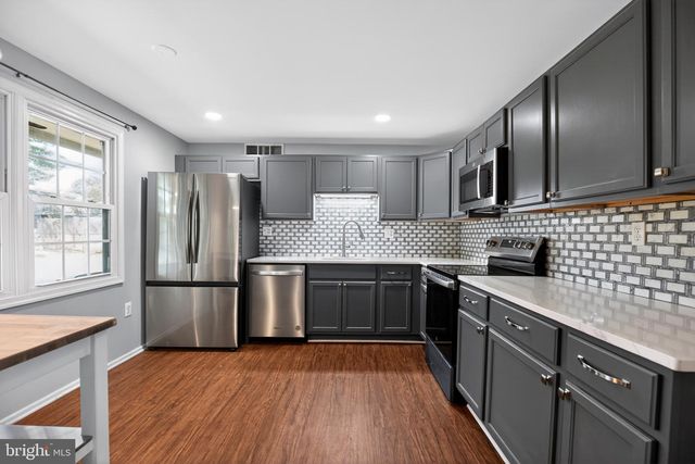 5004 NICHOLAS RD, Waldorf, MD 20601